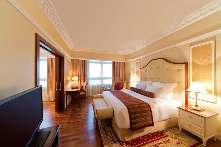 Room 6 of 45