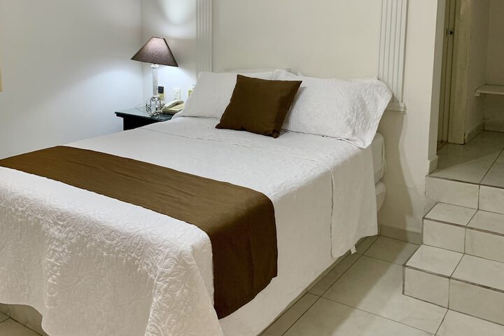 Room 9 of 65