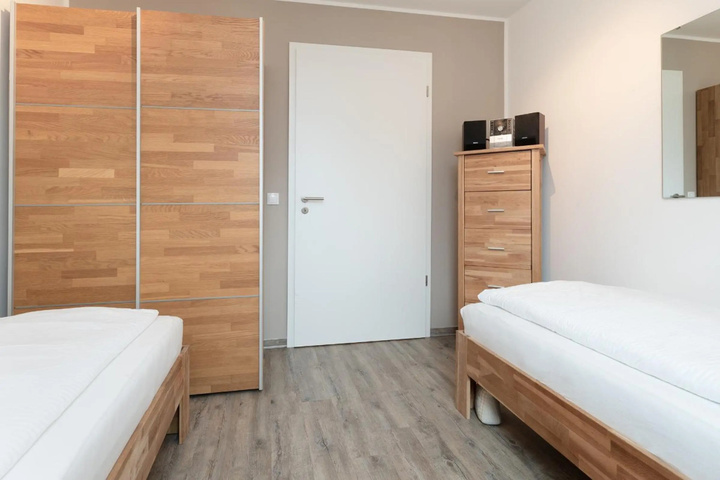 Room 2 of 22