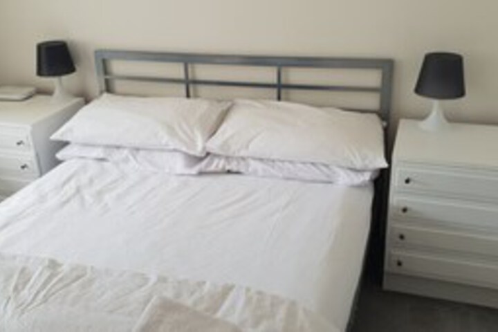 Room 32 of 38