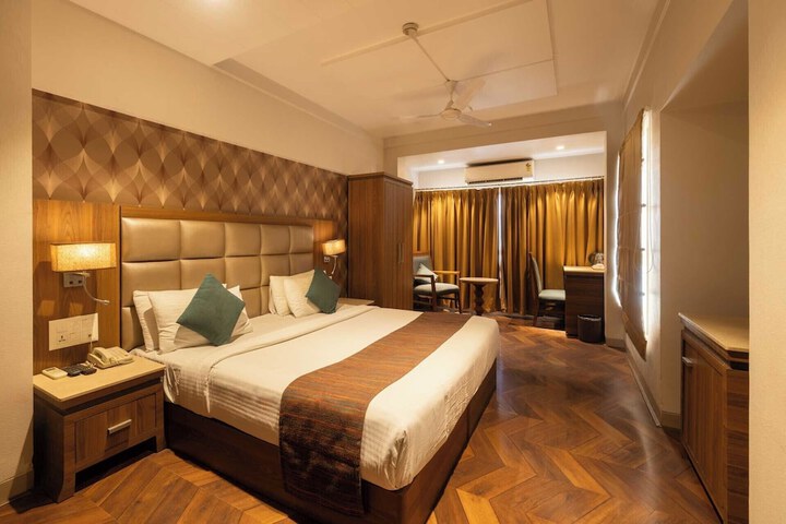 Room 32 of 75