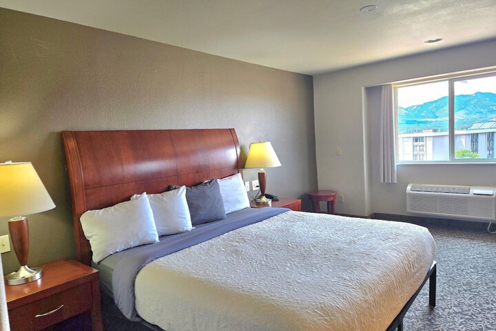 Room 11 of 29