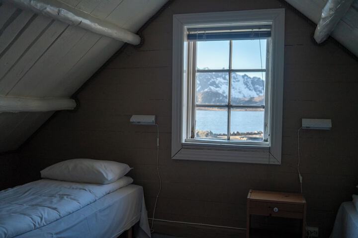 Room 40 of 138