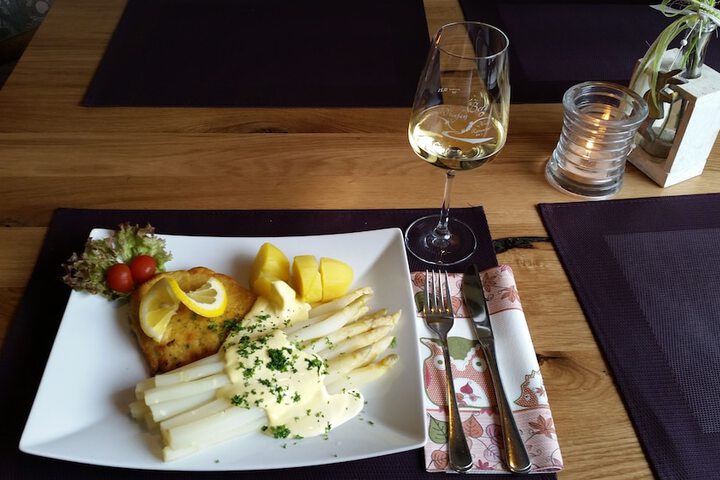 Dining 18 of 42