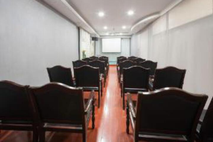Room 8 of 23