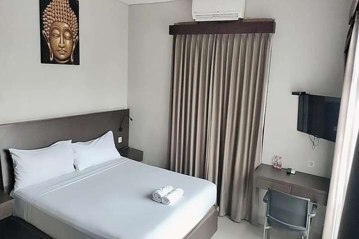 Room 28 of 84