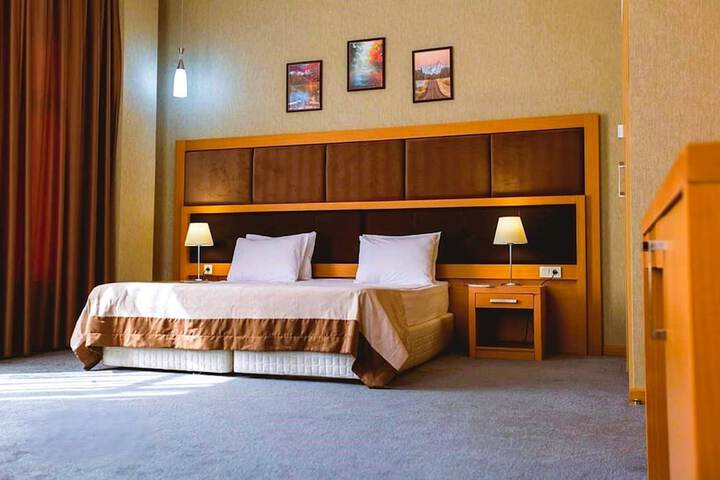 Room 13 of 53