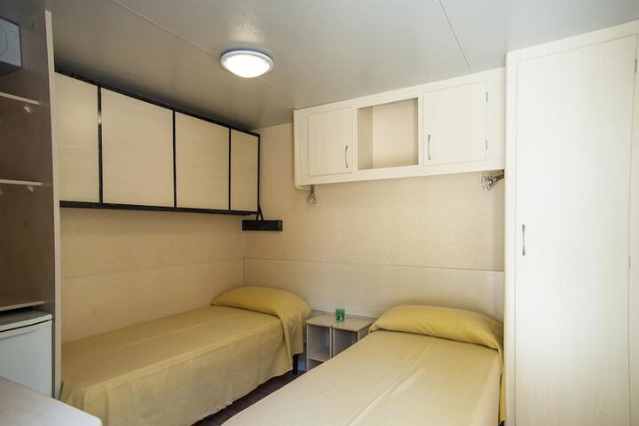 Room 5 of 168