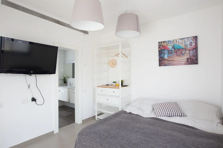 Room 3 of 13