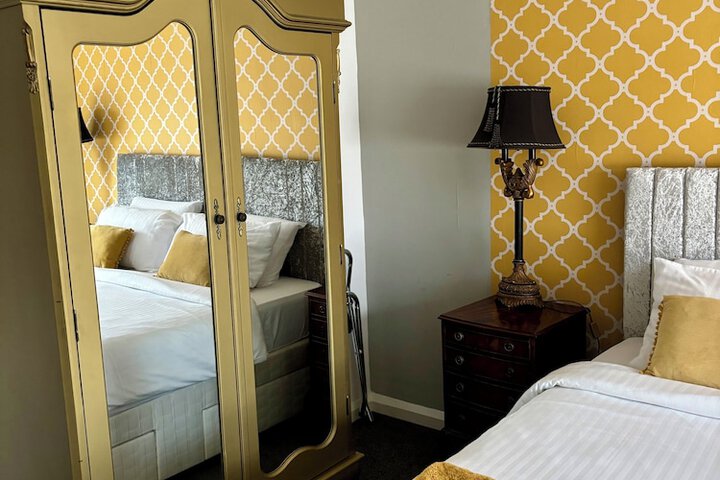 Room 3 of 12