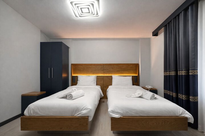 Room 17 of 30