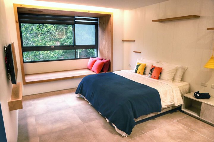 Room 13 of 53