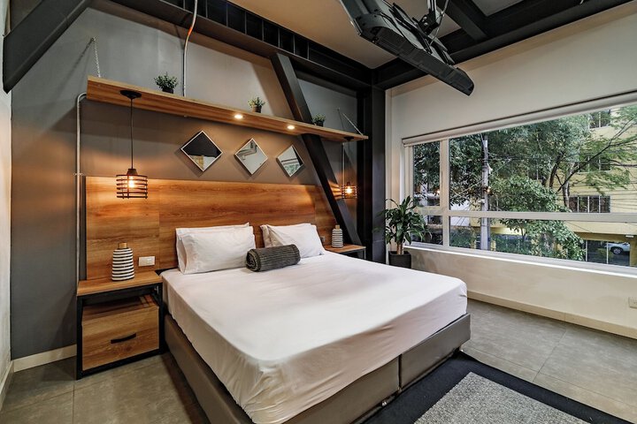 Room 37 of 230