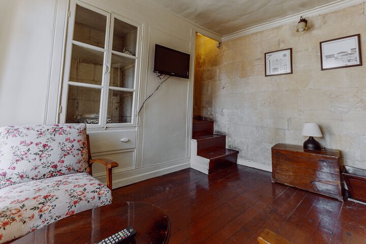 Room 20 of 182