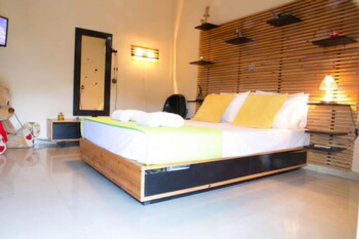 Room 15 of 36