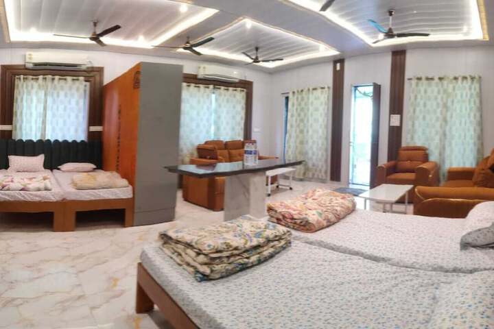 Room 2 of 22