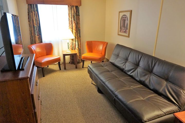 1 Bedroom Suite Queen Bed (5 of 26)