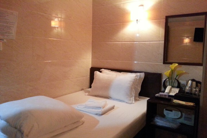 Room 4 of 78
