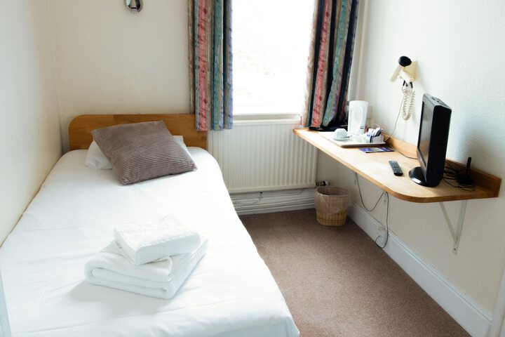 Room 2 of 37