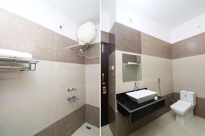 Room 2 of 32