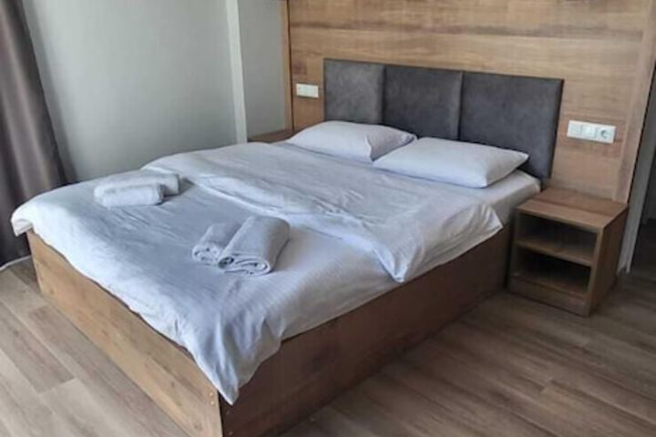 Room 6 of 43