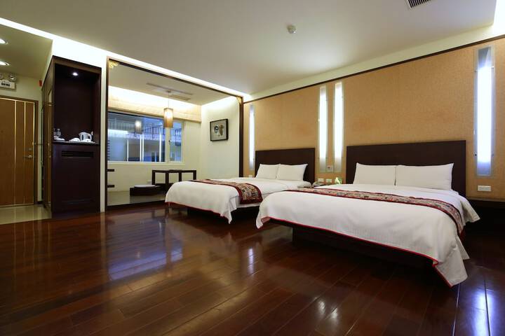 Room 3 of 62