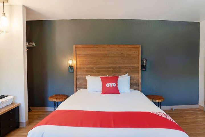 2 Queen Beds (11 of 16)