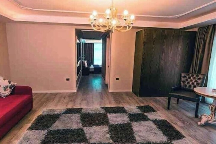 Room 15 of 25