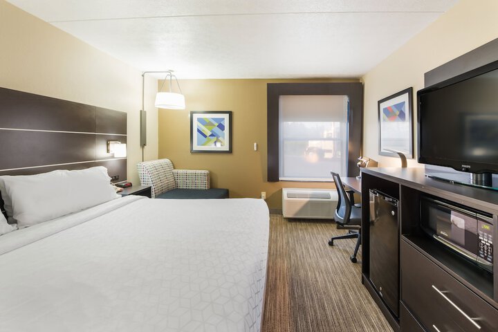 Room 10 of 62