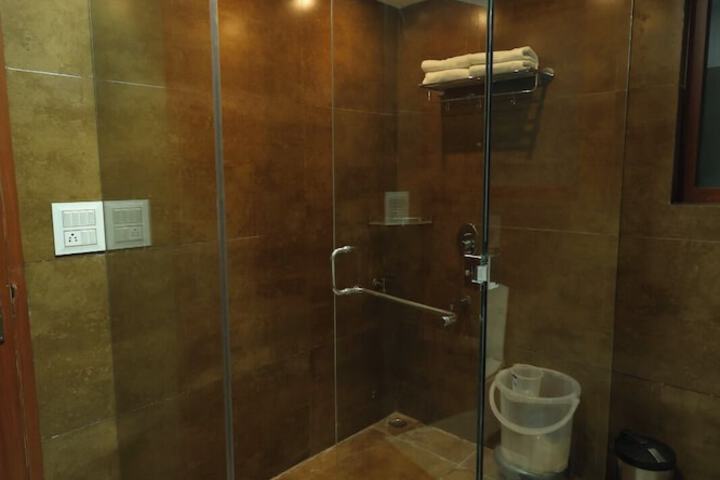 Room 44 of 54