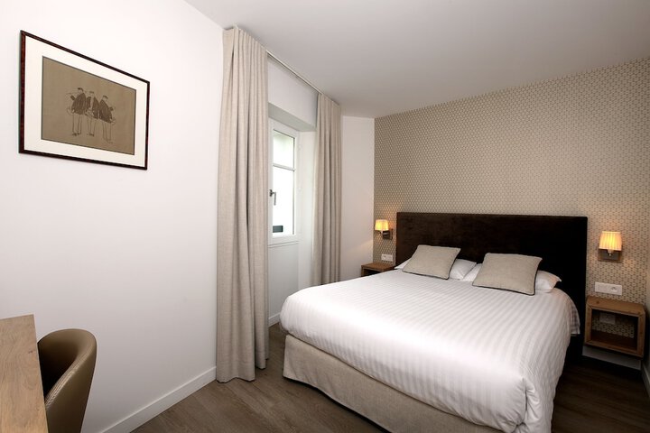 Room 3 of 20