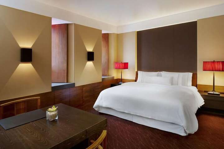 Room 18 of 65