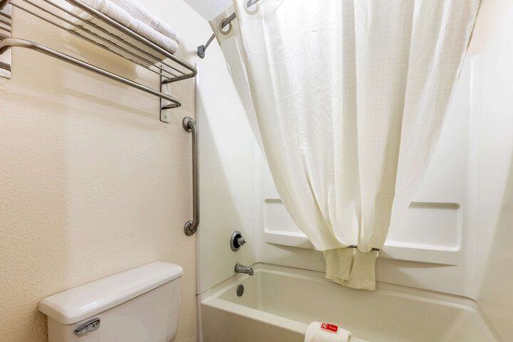 1 King Bed Suite (7 of 22)