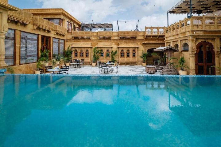 Exterior of Hotel Grand Khalifa