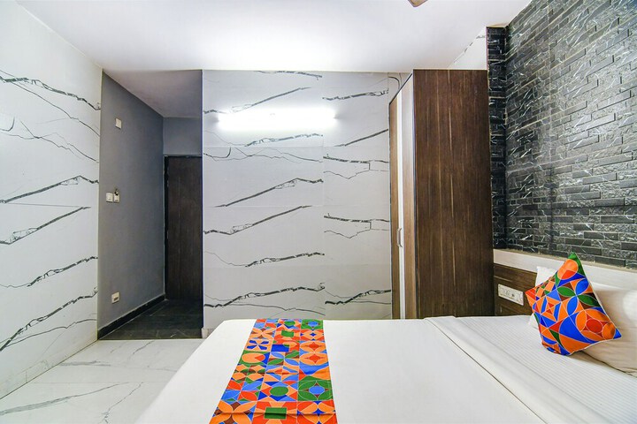 Room 18 of 28