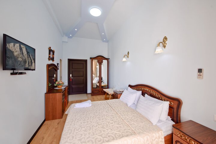 Room 21 of 62
