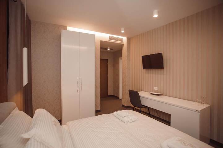 Room 13 of 54
