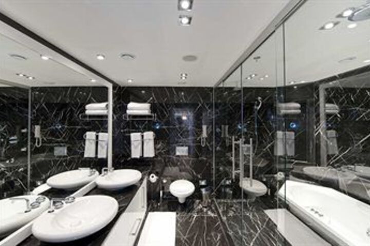 Room 6 of 48