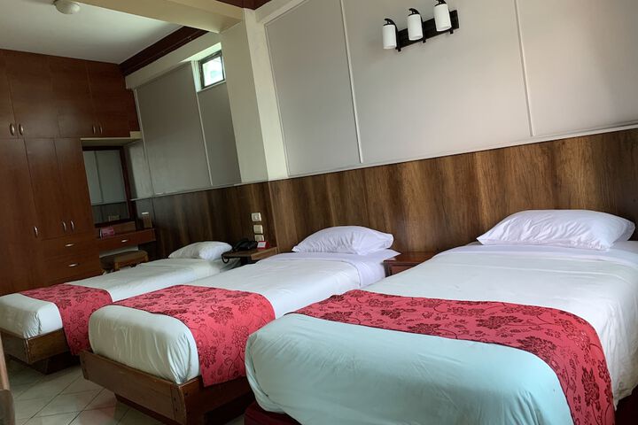 Room 4 of 49