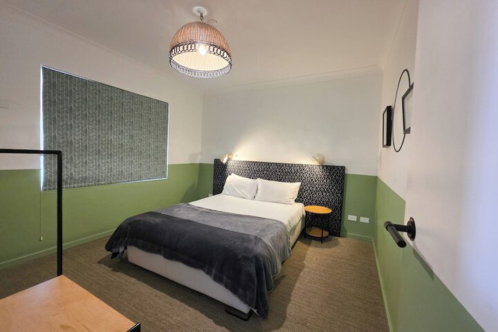 Room 21 of 37