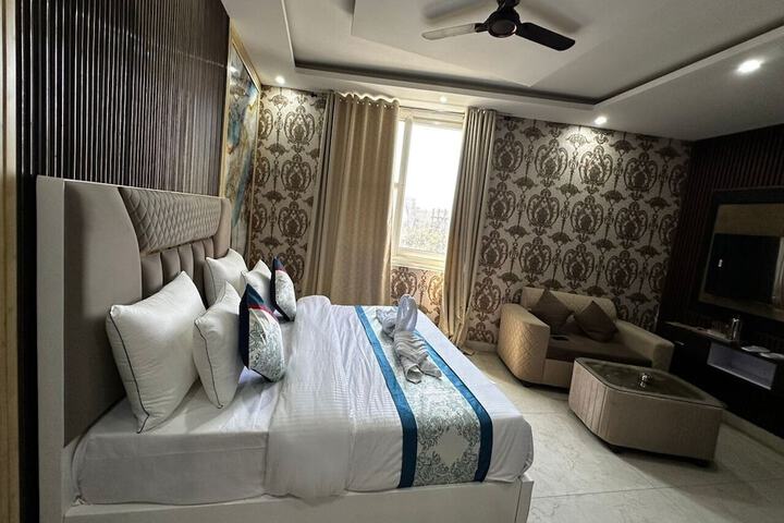Room 17 of 52