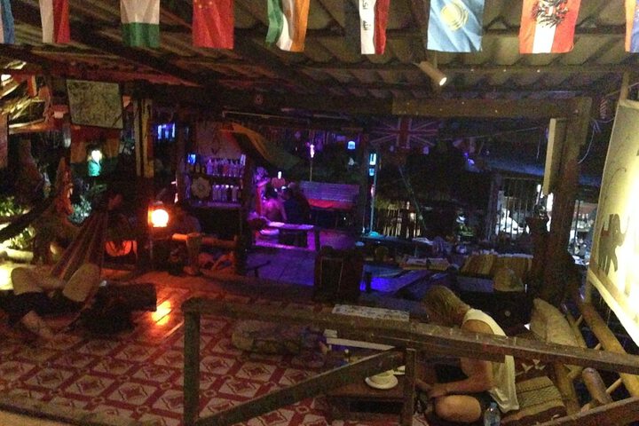 Lounge 19 of 28