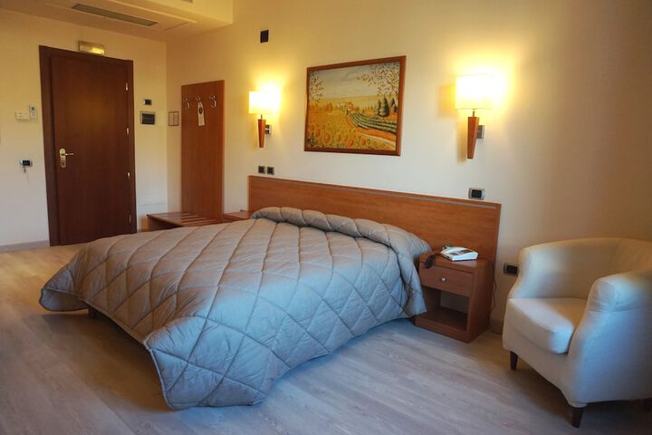 Room 11 of 60
