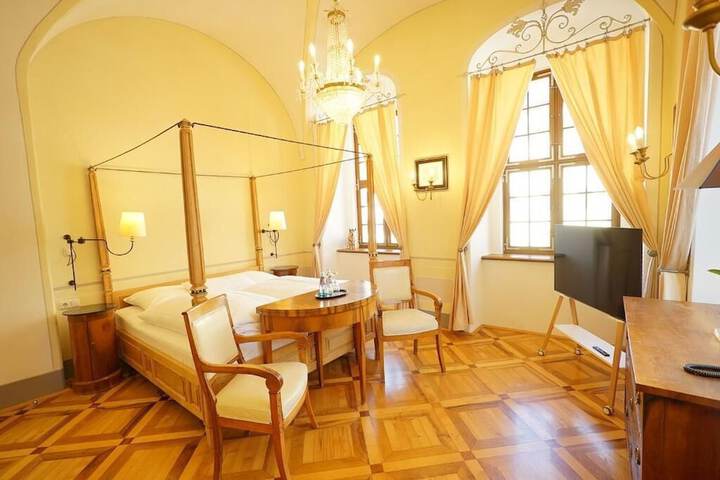Room 13 of 61
