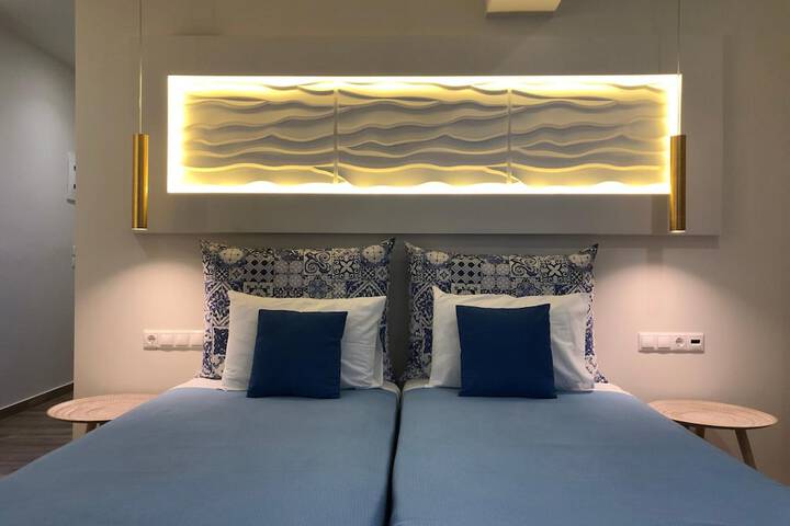 Room 11 of 50