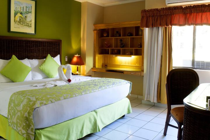Room 7 of 30