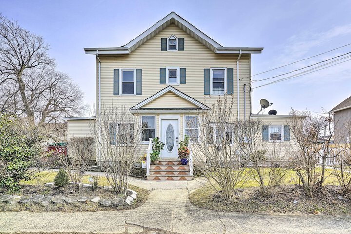 Long Branch Apartment: 1 Mi to Beach Pier Village
