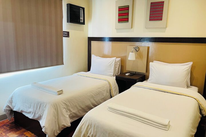 Room 11 of 39