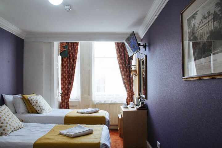 Room 29 of 90