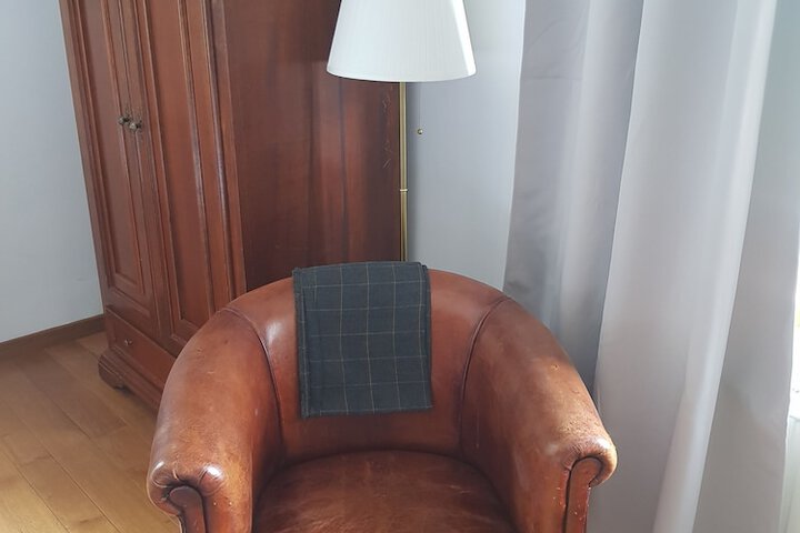 Room 9 of 33
